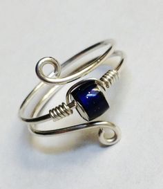 Hey, I found this really awesome Etsy listing at https://www.etsy.com/listing/193545231/sterling-silver-mood-ring-mood-jewelry Homemade Rings Wire, Sterling Silver Mood Ring, Cincin Diy, Mood Stone, Mood Jewelry, Diy Jewelry Rings, Wrapped Rings