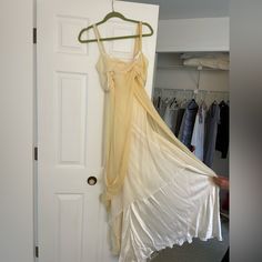 Italian Size 42. Model Is Us Size 4 (5’2 115lbs) Bought For A Wedding, Never Worn Because Of Pandemic Tan Dress Outfit, Sewing Summer Dresses, Bday Dress, Wedding Nightgown, Knit Vest Pattern, Tan Dress, Italy Outfits, Festival Costumes, Vintage Italy