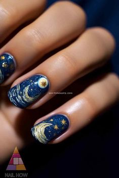 Sparkle like the night sky with this breathtaking moon and stars nail art. The swirling gold patterns and stars on a deep blue background make for a mesmerizing design. Check out more moon nail designs at nailhow.com. Ivy Nail Art, Light Blue Nail Designs, Creeping Vines