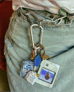 Keychain Aesthetic, Clear Phone Case Design, Digi Cam, Cool Keychains, Carabiner Keychain, Diy Stuff, Essential Bag, Clay Charms