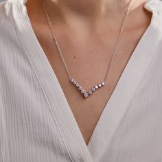 A popular silhouette that is feminine and bold. This chevron design necklace holds sparkling round cut lab grown diamonds held with shared prongs attached with a delicate gold chain on either side. Rose Gold Chain, Round Moissanite, Style Necklace, Exquisite Jewelry, Moissanite Diamonds, Perfect Ring, 18k Rose Gold, Chain Lengths, Chain Length