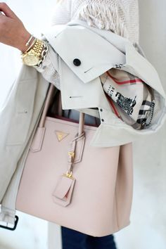 Pink Hand Bag, Burberry Trenchcoat, Pretty Purses, Pink Bags, Tote Outfit, Bag Prada, Living In London, Burberry Trench, Miuccia Prada