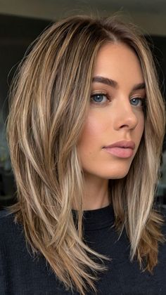 Short Layered Haircuts Short Layered Haircuts For Women, Short Shoulder Length Hair, Layered Pixie Cut, Layered Haircuts For Women, Layered Haircuts For Medium Hair, Short Hair Lengths, Short Layered, Short Layered Haircuts, Haircuts For Medium Hair