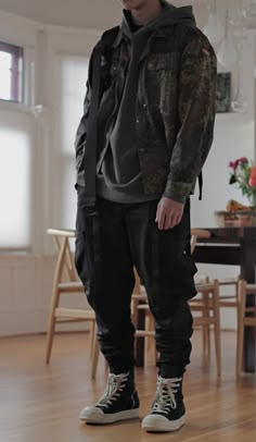 Male Fashion Ideas Outfit, Streetwear Casual Male, Fashionable Male Outfits, Dark Casual Outfits Male, Male Outfits Casual Street Styles, Male Outfit Styles, Male Clothes Style, Cool Male Clothes, Fashion Design Clothes Men