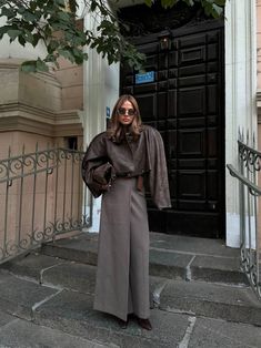 Loose Coat, Stand Neck, Ootd Inspo, Loose Coats, Vintage Lady, Cropped Leather Jacket, Women Street, Long Sleeves Coats, Retro Women