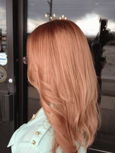 Kristy Lage (@KristyLStylist), an independent stylist of Salon Karma, Omaha, Nebraska, shares the details of this transformation that took 12 hours and cost the client $600: Apricot Hair Color Peach Rose Gold, Blond Rose, Spring Rose, Gold Hair Colors, Hair Color Rose Gold, Long Layered Haircuts