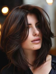 Trendy Medium Bob Haircuts: Styles for Every Face Shape & Hair Type Medium Hair Cuts Side Part, Hair Cuts Side Part, Medium Bob Haircuts, Bold Highlights, Dark Bob, Fav Hairstyles, Face Shape Hair, Layer Cut, Medium Bob Haircut