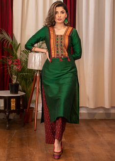 Green Silk Kurti Design, Silk Border Suit Designs, Narayanpet Kurtis Designs, Cotton Border Kurti Designs, Kurti With Border Pattern, Border Saree Kurti Designs Latest, Border Kurti Designs Latest, Irkal Dress Design Kurti, Silk Saree Kurti Designs Latest