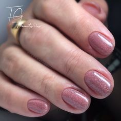 Light Shimmer Nails, Nails Ring Finger Design, Baby Pink Gel Nails, Ring Finger Design, Nail Art Designs Short, Short Nails Ideas, Shiny Nails Designs, Finger Design, Art Pretty