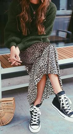 Look Boho Chic, Modest Summer, Leopard Print Skirt, Mode Boho, Dresses Modest, White Converse, Mode Casual, Dresses 2024, Dresses Summer