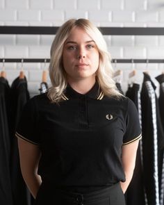 Skinhead Girl, Fred Perry Polo Shirts, Restaurant Uniforms, Staff Uniforms, Sporty Girls, New And Improved, Sporty Look, Girls Wear, Comfortable Outfits