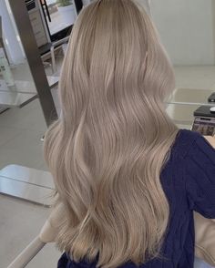 Beige Cool Blonde Hair, 7 Ash Hair Color, Warm Blonde To Cool Blonde, Neutral Cool Blonde Hair, Solid Light Blonde Hair, Pearl Blonde Hair Highlights, Milk Tea Beige Hair Color Korean, Ashy Light Blonde Hair