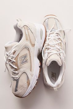 New Balance 530 Sneakers Cute Running Shoes, Running Design, Pretty Sneakers, Trendy Shoes Sneakers, Colorful Sneakers, Mode Zara, Pretty Shoes Sneakers, Formda Kal, Cute Sneakers