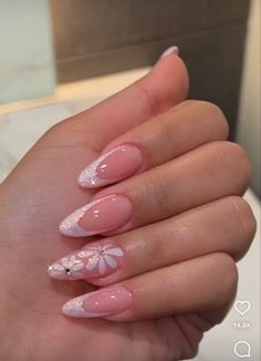 There's a new beauty trend taking over Instagram and it's absolutely stunning. Say hello to "quartz nails". Almond White Nails With Designs, Graduation Nails Almond, Almond Nails Trendy, Paznokcie Hello Kitty, Kutek Disney, Nail Looks, Nagel Tips, Purple Nail