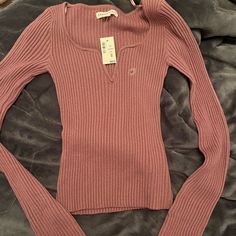 Long Sleeve Ribbed V-Wire Bodycon Top Size Xs Aesthetic Long Sleeve Shirts, Long Sleeved Shirt, Early 2000s Tops, 2000 Long Sleeve Top, Long Sleeve 2000s Top, Feminine Tops, Cute Long Sleeve Tops, H&m Long Sleeve Pink Tops, Pink Vintage Long Sleeve Shirt