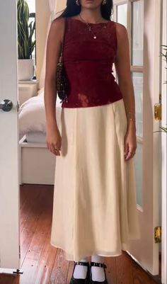 Pink Midi Skirt Outfit Aesthetic, Mid20s Outfits, Italian Dinner Date Outfit, Buissnes Casual Outfits Woman Skirts, Middie Skirt Outfit, Soft Office Outfit, Classy Outfits Skirts, Modest Outfits For Big Bust, Dobochobo Outfits