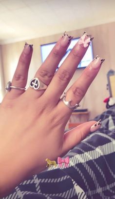 Cute Medium Length Nails, Scorpio Nails Designs, Cutesy Nails, Plain Acrylic Nails, Beginner Nail Designs, Rounded Acrylic Nails, Short French Tip Nails, Junk Nails, Hard Nails