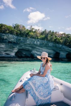 Andaman And Nicobar Islands Outfits, Mauritius Photography, Bahama House, Style Pic, Maldives Honeymoon, Island Wear, Boat Pics, Julia Berolzheimer, Harbour Island