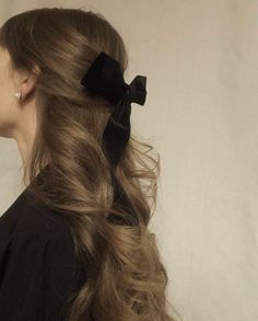 Bow Hairstyle, Grunge Hair, Aesthetic Hair, Pretty Hairstyles, Hair Looks, Hair Goals, Hair Inspo, Cute Hairstyles