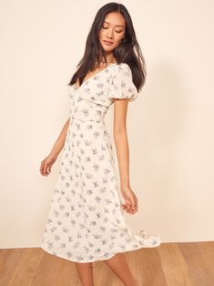 White Floral Dress Aesthetic, Cottage Core Dress Reformation, Cottagecore White Midi Dress With Floral Print, Reformation White Dress, Reformation Floral Dress, Whimsy Wedding, Reformation Dresses, Weekend Outfits, Reformation Dress