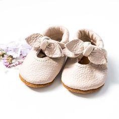 Knight Design, Montana Usa, Crawling Baby, Design Shoes, Baby And Toddler, Crib Shoes, Shoes Baby, Jane Shoes, Shoes Booties