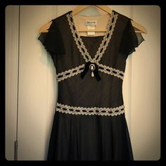 Black Vintage Style Gorgeous Dress. With Velvet And Lace Ribbon. Very Flowy. Brand New Dress Never Worn (Daughter Had Different Taste Than Me) Dress Is See Through Material With A Lining That Is Nude In Color. Back Has A Ties And Shoulders Have Slits To Drape Downward. Detachable Brooch In Center Bow. Goth 60s, 60s Aesthetic, Dr Wardrobe, Loose Clothes, Dream Outfits, Romantic Goth, T Dress, Dark Feminine, Medieval Dress