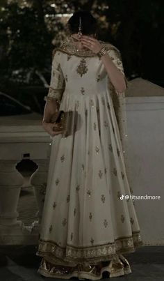 Event Dresses Classy, Function Dresses, Shadi Dresses, Pakistani Formal Dresses, Desi Wedding Dresses, Pakistani Wedding Outfits, Pakistani Fancy Dresses, Pakistani Dresses Casual, Beautiful Pakistani Dresses