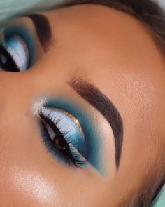 Maquillage Yeux Cut Crease, Drag Make-up, Eye Makeup Pictures, Unique Makeup, Beautiful Eye Makeup, Eye Makeup Designs, Colorful Eye Makeup, Bold Makeup, Makeup Eye Looks