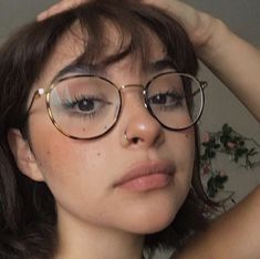 Aesthetic Glasses Frames Vintage, New Glasses Frames 2023, Trendy Eye Glasses 2023, Women’s Glasses Round Face, Glasses Aesthetic Women, Round Glasses Frames For Women, Aesthetic Glasses Frames Round Face, Glases Girl Aesthetic, Round Glasses Aesthetic Girl