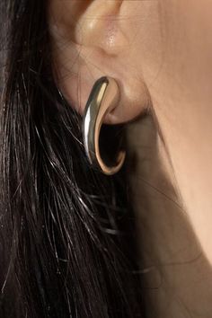 "A simple \"hook\" earring made of sterling silver, made hollow to feel lightweight. Ένα απλό σκουλαρίκι \"γάντζος\" από ασήμι 925, κούφιο για να το αισθάνεστε ελαφρύ." Classic Silver Single Cartilage Earring, Classic Silver Ear Cuff For Pierced Ears, Modern Silver Tarnish-resistant Cartilage Earrings, Modern Silver Tarnish Resistant Ear Cuff, Modern Silver Tarnish-resistant Ear Cuff, Silver Sterling Silver Tarnish-resistant Ear Cuff, Silver Sterling Silver Tarnish Resistant Ear Cuff, Classic Silver Tarnish Resistant Ear Cuff, Classic Silver Tarnish-resistant Ear Cuff