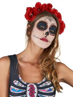 Serre tête fleurs rouge Dia De Los Muertos adulte  et un choix immense de décorations pas chères pour anniversaires, fêtes et occasions spéciales. De la vaisselle jetable à la déco de table, vous trouverez tout pour la fête sur VegaooParty Halloween Maquillage, Red Flower Headband, Bricolage Halloween, Halloween 2020, Fancy Dress Costumes, Flower Headband, Costume Halloween