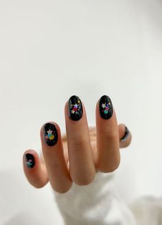 Nail Halloween, Halloween Nail Art Ideas, Meet Me At Midnight, Hippie Nails, Amazing Nails, Pretty Gel Nails, Halloween This Year, I'm Bored, Kawaii Nails