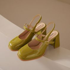 Upper Material: PU Category: Strap Sandals Toe Shape: Round Head Style: Korean Style Sole material: Raw rubber sole Lining Material: PU Wearing Style: Buckle Mode Shoes, Dr Shoes, Funky Shoes, Patent Heels, Assembly Line, Shoe Inspo, Elegant Shoes, Carrie Bradshaw, Pretty Shoes