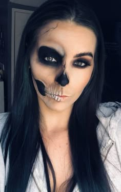 Skeleton Makeup Pretty Half Face, Half Face Skull Makeup Easy, Halloween Skull Makeup Half Face, Half And Half Halloween Makeup, Simple Skeleton Makeup Half Face, Easy Half Skull Makeup, Female Skull Makeup, Subtle Skull Makeup, Half Skull Makeup Men