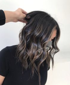 Cool Ash Balayage Brunettes, Highlight Hair Blonde Medium Length Dark Brown, Dark Short Balayage Hair, Frosty Brunette Hair Balayage, Dark Cool Tone Balayage, Ash Face Framing Highlights, Face Framing For Medium Length Hair, Blind Highlights On Dark Brown Hair, End Of Summer Hair Color Brunette