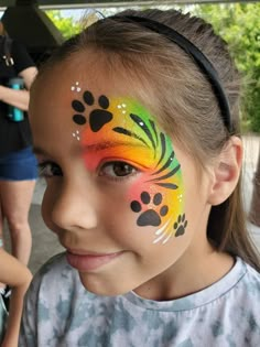 Easiest Face Paint Designs, Wild Animal Face Paint, Face Paint Crayons Ideas, Face Paint Ideas For Kids Easy, Face Paint Ladybug, Kids Facepainting Ideas Simple, Paw Print Face Paint, Bluey Facepainting