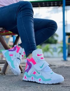 Cute Nike Shoes Outfits, Futuristic Sneakers, Latest Nike Shoes, Casual Shoes Women Sneakers, Nike Shoes Women Fashion, Sneaker Nike, Nike Shoes Girls, Nike Fashion Shoes, Pretty Shoes Sneakers