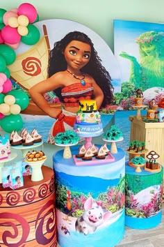 Check out this enchanting Moana birthday party! The dessert table so beautiful! See more party ideas and share yours at CatchMyParty.com Disney Moana Birthday Party, Moana Birthday Cake, Moana Theme Birthday, Alice In Wonderland Props, Moana Theme, Moana Themed Party