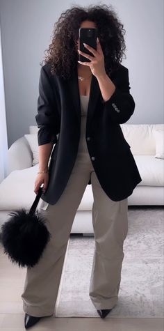 Black Blazer Outfits For Black Women, Elevated Fashion Looks, Networking Outfit Women Classy, Birthday Dinner Guest Outfit Casual, Publicist Outfit, Office Looks Black Women, Work Clothes Black Women, Casual Networking Event Outfit