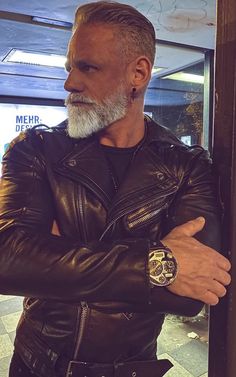 Men With Grey Hair And Beards, Silver Foxes Men Over 50 Long Hair, Men’s Haircuts With Long Beards, Silver Fox Bearded Men, Mens Beard Grooming, Men With Grey Hair