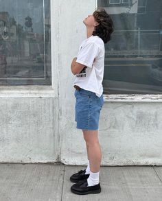 Cute Casual Outfits Men, Dr Martens Loafers Outfit Men, Short Guy Outfits, Short Pants Outfit Men, Short Outfit Men, Shorts Outfits Men Streetwear, Loafers Streetwear, Loafers Outfit Casual, Shorts Pants Outfit