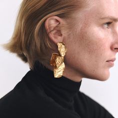 Raised Metal Earrings. Push-Back Closure. Golden Outer Shell: 100% Iron New With Tag Smoke And Pet Free Home Zara Jewelry, Zara Gold, Fan Earrings, Metal Earrings, Earrings Gold, Gold Earrings, Gold Color, Jewelry Earrings, Zara