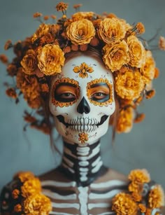 Skeleton Woman Makeup, Pretty Day Of The Dead Makeup, Marigold Costume, Creative Cosplay Ideas, Flower Makeup Halloween, Glam Day Of The Dead Makeup, Catrina Makeup Ideas, Catrina Face Paint, Day Of The Dead Make Up