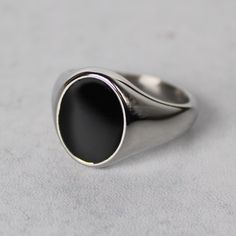 Premium Stainless Steel Color: Steel Black Front Is Enamel 16mm X 12mm Width Available Sizes 7 / 8 / 9 / 10 / 11 / 12 (View Size Guide Or Choose Your Us Ring Size) Safe In Water Silver Signet Rings, Oval Signet Ring, Silver Signet Ring, Accessories Silver, Signet Rings, Mens Accessories Jewelry, Silver Accessories, Black Enamel, Signet Ring