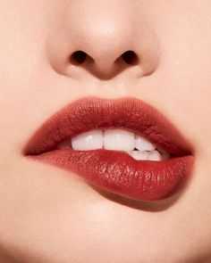 Try These Sex Tips To Keep Sending Chills Down Your Spine In Bed - Society19 Winter Lip Color, Medi Spa, Vampy Lips, Winter Lips, 얼굴 그리기, Lip Gloss Colors, Glossy Hair, Kissable Lips, Hot Lips