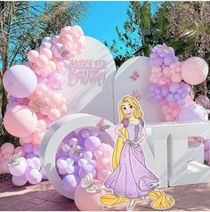 Princess Theme Birthday Party Decoration, Prince Birthday Decorations, Sunshine Birthday Cakes, Disney Prom, Décoration Baby Shower, Princess Birthday Decorations, Floral Archway, Prince Birthday, Sunshine Birthday