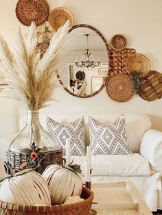 Autumn Decoration - Fall Decoration - Fall Interior Design Boho Wall Basket Decor Living Room, Hobby Lobby Mirror Decor, Boho Country Living Room, Boho Cozy Living Room, Basket Walls Boho, Townhome Decor, Fall Apartment