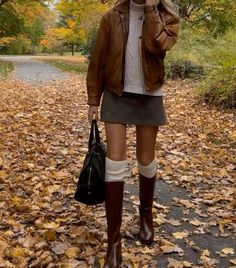 🍂 Autumn Inspiration Outfit, Fall Insta Outfits, Winter Aesthetic Clothing, Fall Closet Aesthetic, Autumn Aesthetic Style, Fall Outfits Women With Boots, Fall Boots Outfit Casual, Cute Outfits Fall 2023, Very Cold Outfits Winter