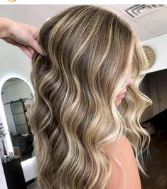 Blond Bayalage, Light Brunette Hair, Summer Blonde Hair, Cute Hair Colors, Brown Hair Inspo, Brunette Hair With Highlights, Dyed Blonde Hair