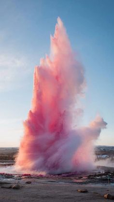 a large pink object in the air with a quote above it that reads cio the s'impara a proprifie spee, non si dimentica